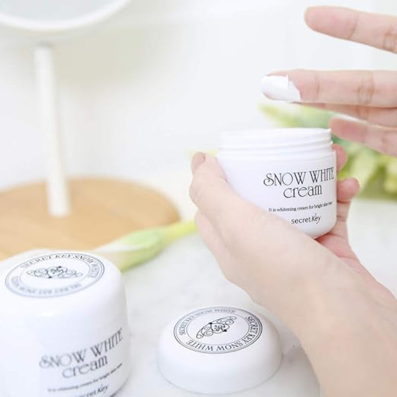 Snow White Cream – Brightening Face Cream with Niacinamide for Glowing Skin (50g)